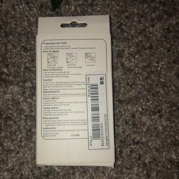 24 Purple Fake Nails - Picture 5 of 5